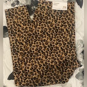 Soft surroundings Leopard print cheetah leggings